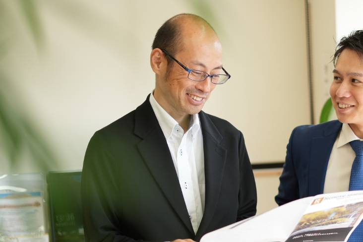 株式会社シードの接客風景